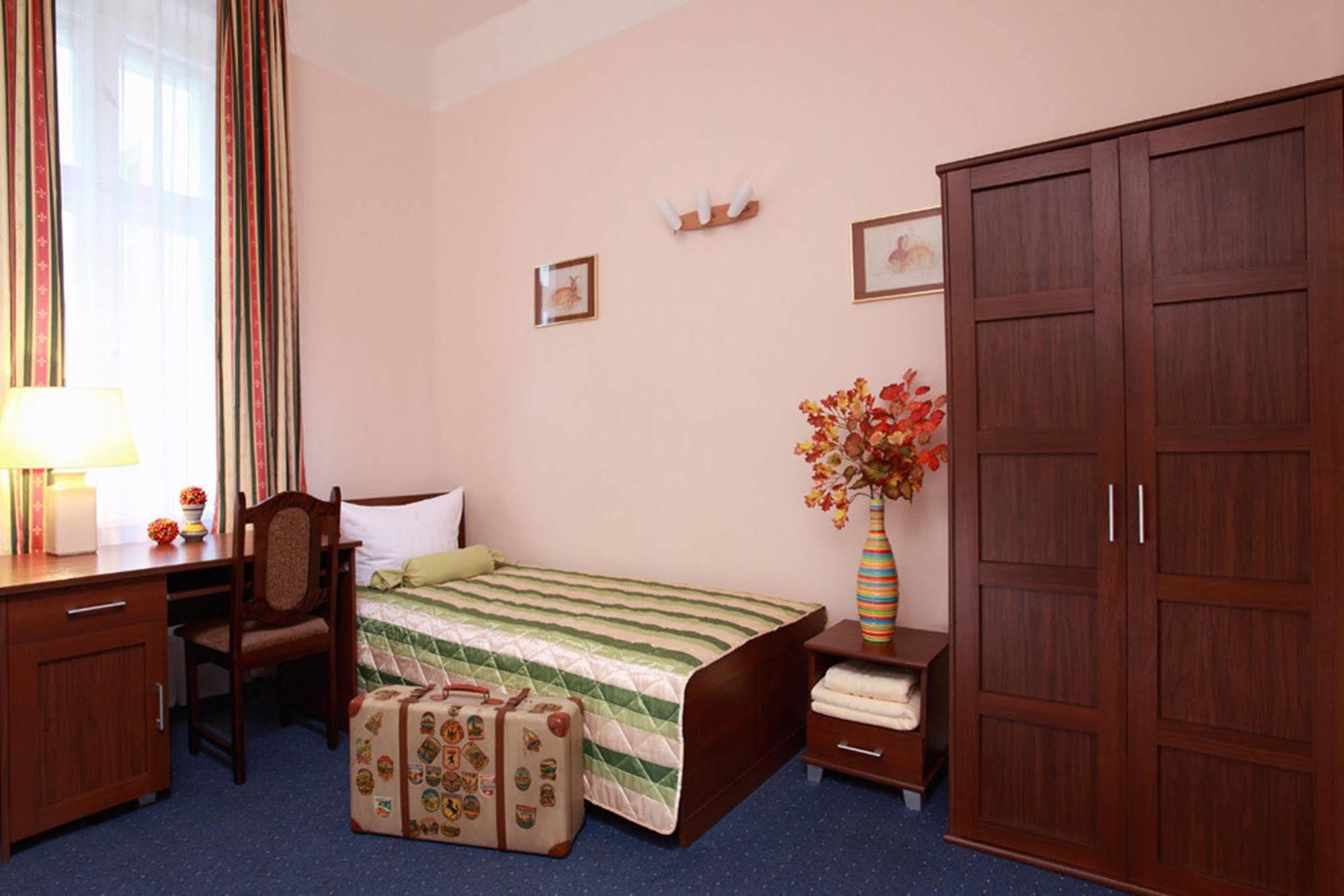 Hotel Central Inn Am Hauptbahnhof Pension เบอร์ลิน ภายนอก รูปภาพ
