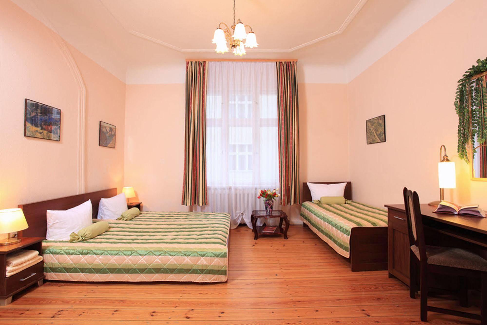Hotel Central Inn Am Hauptbahnhof Pension เบอร์ลิน ภายนอก รูปภาพ